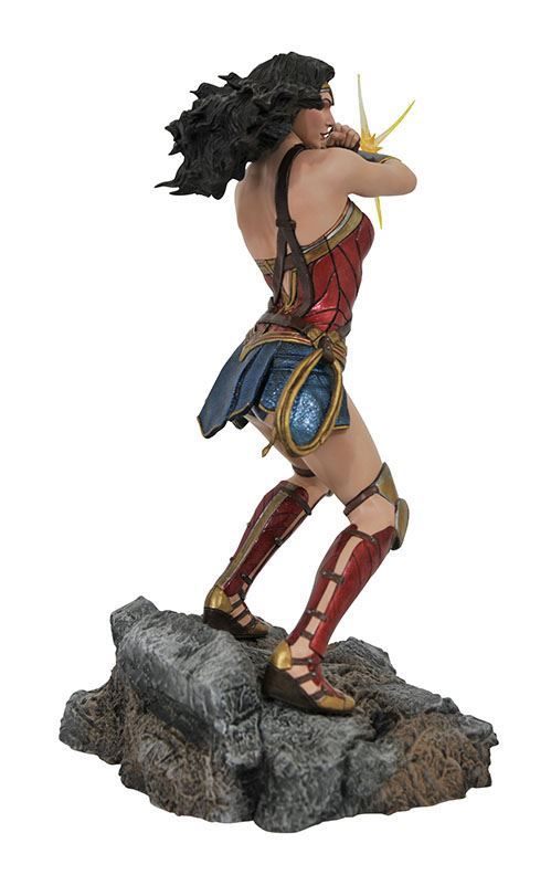 WONDER WOMAN STATUETTE JUSTICE LEAGUE DC MOVIE CLASSICS GALLERY DIAMOND SELECT TOYS 23 CM (3) 699788831038 kingdom-figurine.fr WONDER WOMAN STATUETTE JUSTICE LEAGUE DC MOVIE CLASSICS GALLERY DIAMOND SELECT TOYS 23 CM (3) 699788831038 kingdom-figurine.fr