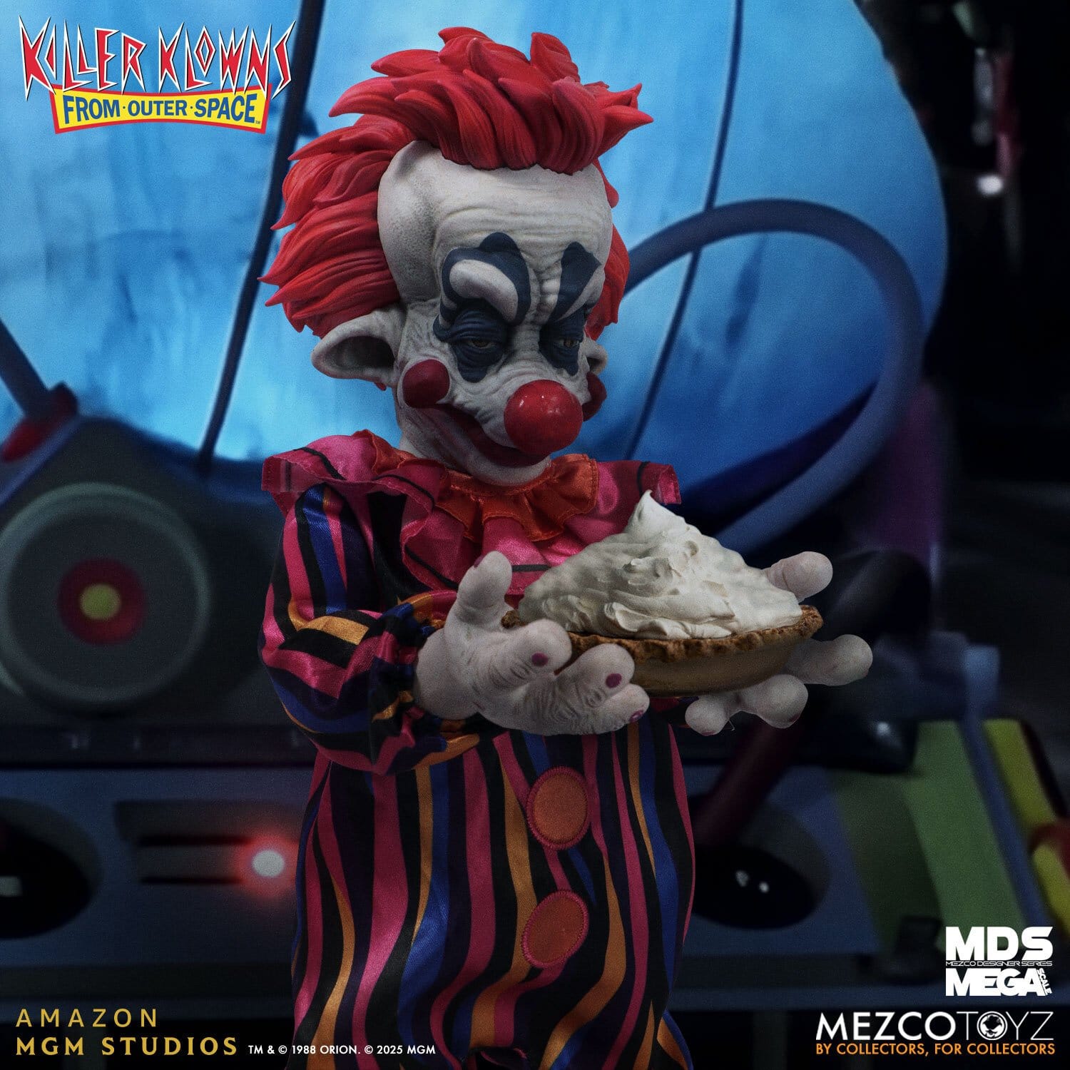 Rudy poupée MDS Mega Scale Les Clowns tueurs venus d'ailleurs Mezco 38 cm 696198257090 kingdom-figurine (4) Rudy poupée MDS Mega Scale Les Clowns tueurs venus d'ailleurs Mezco 38 cm 696198257090 kingdom-figurine (4)