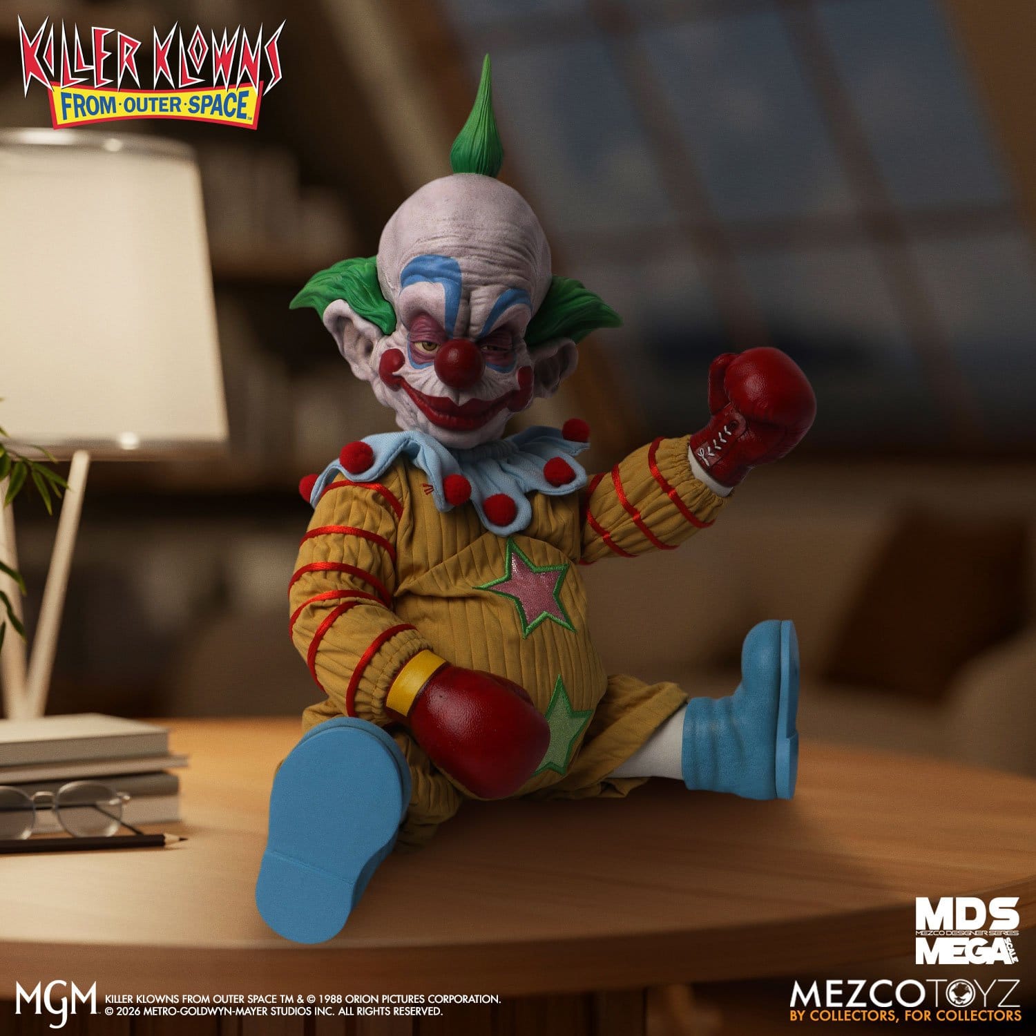 Shorty poupée MDS Mega Scale Les Clowns tueurs venus d'ailleurs Mezco 38 cm 696198257137 kingdom-figurine (6) Shorty poupée MDS Mega Scale Les Clowns tueurs venus d'ailleurs Mezco 38 cm 696198257137 kingdom-figurine (6)